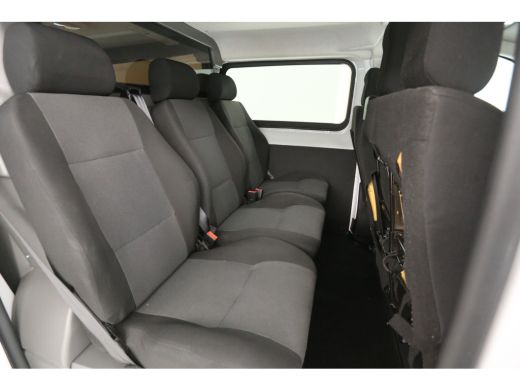 Peugeot Expert 2.0 BlueHDI L3H1 180PK | DC | 6 Zits | Automaat | Airco | Cruise | Camera | Carplay | Navi LED ActivLease financial lease