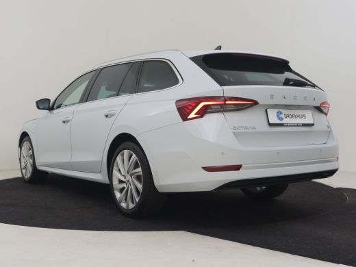 Skoda Octavia Combi 1.4 TSI iV PHEV Business edition 204PK DSG/AUTO | head-up Display | Elecktr stoelen met geh... ActivLease financial lease