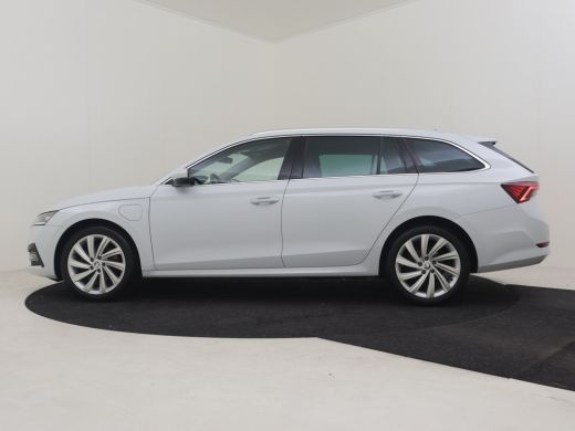 Skoda Octavia Combi 1.4 TSI iV PHEV Business edition 204PK DSG/AUTO | head-up Display | Elecktr stoelen met geh... ActivLease financial lease