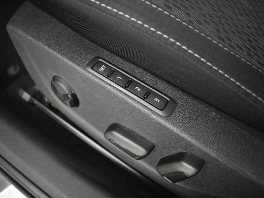 Skoda Octavia Combi 1.4 TSI iV PHEV Business edition 204PK DSG/AUTO | head-up Display | Elecktr stoelen met geh... ActivLease financial lease