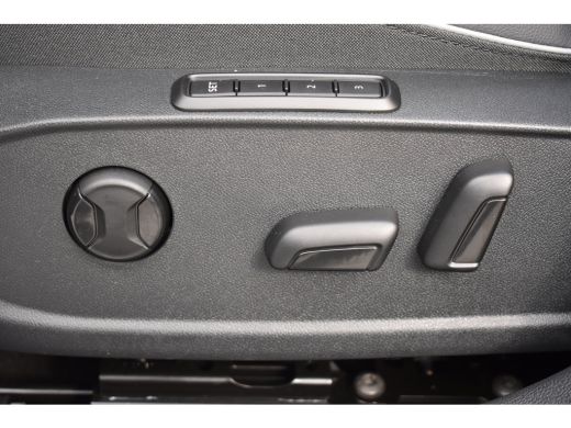 Volkswagen Golf 1.5 TSI 272PK eHybrid GTE PHEV | VERLENGDE GARANTIE | PANORAMA DAK | TREKHAAK | CAMERA | NAVIGATI... ActivLease financial lease