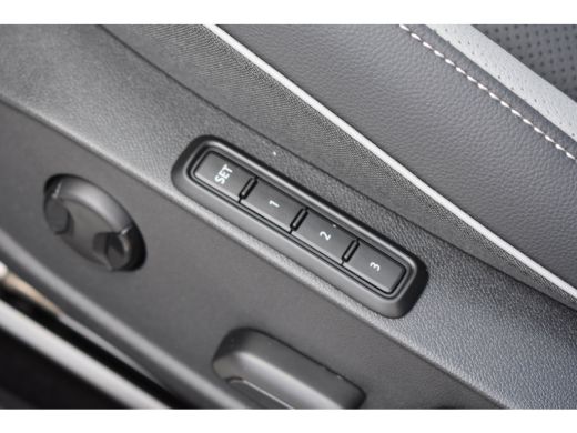 Volkswagen Golf 1.5 TSI 272PK eHybrid GTE PHEV | VERLENGDE GARANTIE | PANORAMA DAK | TREKHAAK | CAMERA | NAVIGATI... ActivLease financial lease