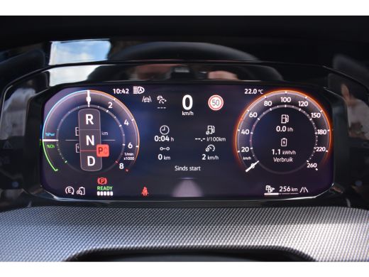 Volkswagen Golf 1.5 TSI 272PK eHybrid GTE PHEV | VERLENGDE GARANTIE | PANORAMA DAK | TREKHAAK | CAMERA | NAVIGATI... ActivLease financial lease