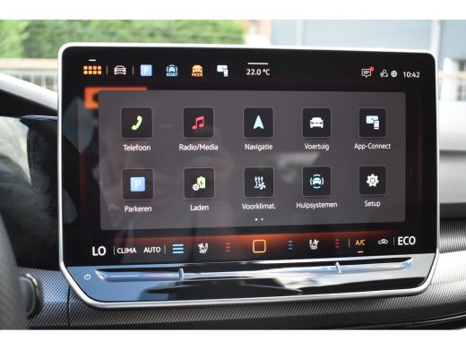 Volkswagen Golf 1.5 TSI 272PK eHybrid GTE PHEV | VERLENGDE GARANTIE | PANORAMA DAK | TREKHAAK | CAMERA | NAVIGATI... ActivLease financial lease