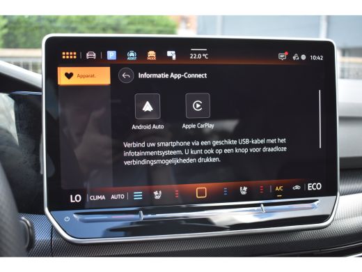 Volkswagen Golf 1.5 TSI 272PK eHybrid GTE PHEV | VERLENGDE GARANTIE | PANORAMA DAK | TREKHAAK | CAMERA | NAVIGATI... ActivLease financial lease