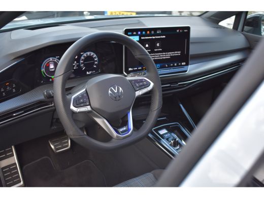 Volkswagen Golf 1.5 TSI 272PK eHybrid GTE PHEV | VERLGENDE GAARNTIE | PANORAMA DAK | TREKHAAK | HEAD-UP | STOELVE... ActivLease financial lease