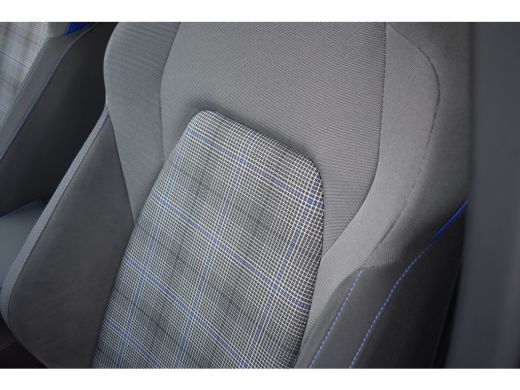 Volkswagen Golf 1.5 TSI 272PK eHybrid GTE PHEV | VERLGENDE GAARNTIE | PANORAMA DAK | TREKHAAK | HEAD-UP | STOELVE... ActivLease financial lease