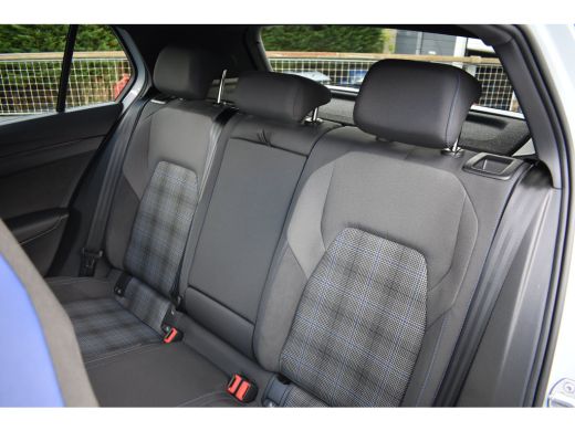 Volkswagen Golf 1.5 TSI 272PK eHybrid GTE PHEV | VERLGENDE GAARNTIE | PANORAMA DAK | TREKHAAK | HEAD-UP | STOELVE... ActivLease financial lease