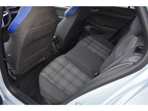 Volkswagen Golf 1.5 TSI 272PK eHybrid GTE PHEV | VERLGENDE GAARNTIE | PANORAMA DAK | TREKHAAK | HEAD-UP | STOELVE... ActivLease financial lease