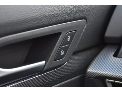 Volkswagen Golf 1.5 TSI 272PK eHybrid GTE PHEV | VERLGENDE GAARNTIE | PANORAMA DAK | TREKHAAK | HEAD-UP | STOELVE... ActivLease financial lease