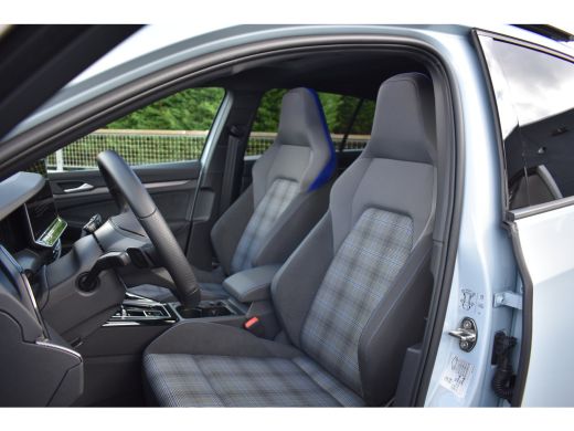 Volkswagen Golf 1.5 TSI 272PK eHybrid GTE PHEV | VERLGENDE GAARNTIE | PANORAMA DAK | TREKHAAK | HEAD-UP | STOELVE... ActivLease financial lease