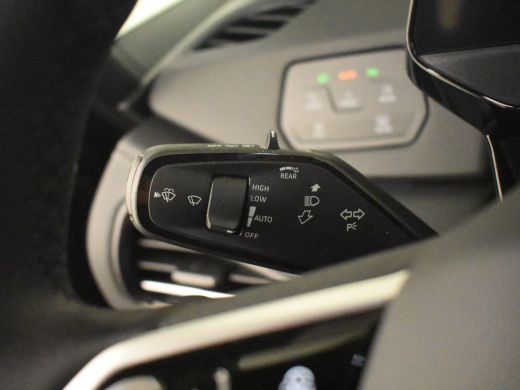 Volkswagen ID.3 Pro Business 59 kWh | 360gr Camera | App connect | Dodehoek detectie | Stoel/stuurverwarming | Cr... ActivLease financial lease