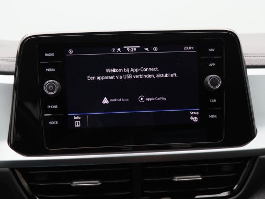 Volkswagen T-Roc 1.0 TSi 110 Pk Life | Adaptive Cruise | Airco | Camera | CarPlay | 17 Inch | 60.043 Km !! ActivLease financial lease
