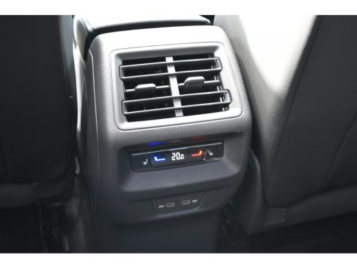 Volkswagen Tayron 1.5 TSI eHybrid 272PK R-Line | 360 camera | Massage stoelen | Elektrisch wegklapbare trekhaak | S... ActivLease financial lease