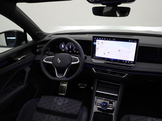 Volkswagen Tiguan 1.5 eTSI R-Line Edition | Panodak | Trekhaak wegkl. | Harman/Kardon | 360 Camera | Side Assist | ... ActivLease financial lease