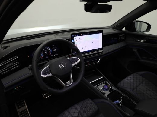 Volkswagen Tiguan 1.5 eTSI R-Line Edition | Panodak | Trekhaak wegkl. | Harman/Kardon | 360 Camera | Side Assist | ... ActivLease financial lease