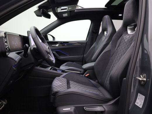 Volkswagen Tiguan 1.5 eTSI R-Line Edition | Panodak | Trekhaak wegkl. | Harman/Kardon | 360 Camera | Side Assist | ... ActivLease financial lease