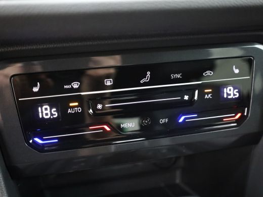 Volkswagen Tiguan 1.5 TSI R-Line Business | Black Style | Head Up | Keyless | IQ Light | Trekhaak wegkl. | Camera |... ActivLease financial lease