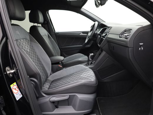 Volkswagen Tiguan 1.5 TSI R-Line Business | Black Style | Head Up | Keyless | IQ Light | Trekhaak wegkl. | Camera |... ActivLease financial lease