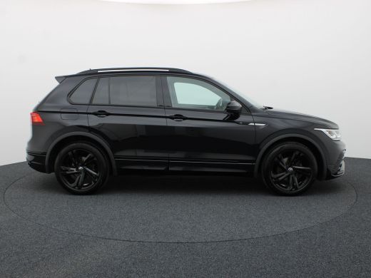 Volkswagen Tiguan 1.5 TSI R-Line Business | Black Style | Head Up | Keyless | IQ Light | Trekhaak wegkl. | Camera |... ActivLease financial lease