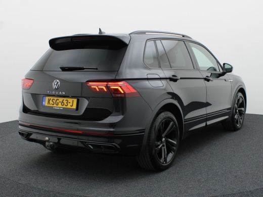 Volkswagen Tiguan 1.5 TSI R-Line Business | Black Style | Head Up | Keyless | IQ Light | Trekhaak wegkl. | Camera |... ActivLease financial lease