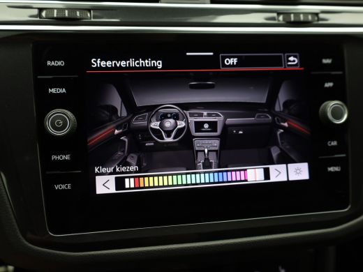 Volkswagen Tiguan 1.5 TSI R-Line Business+ | Panodak | Elk. A-klep | Side Assist | Camera | Black Style | Prijs Rij... ActivLease financial lease