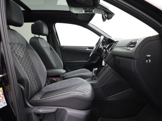 Volkswagen Tiguan 1.5 TSI R-Line Business+ | Panodak | Elk. A-klep | Side Assist | Camera | Black Style | Prijs Rij... ActivLease financial lease