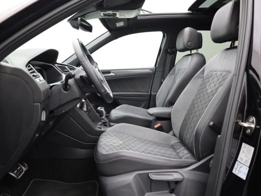 Volkswagen Tiguan 1.5 TSI R-Line Business+ | Panodak | Elk. A-klep | Side Assist | Camera | Black Style | Prijs Rij... ActivLease financial lease