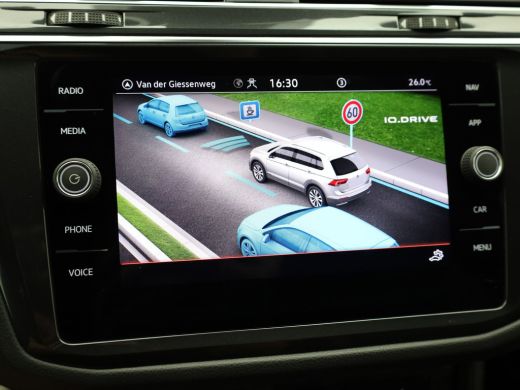 Volkswagen Tiguan 1.5 TSI R-Line Business+ | Panodak | Elk. A-klep | Side Assist | Camera | Black Style | Prijs Rij... ActivLease financial lease