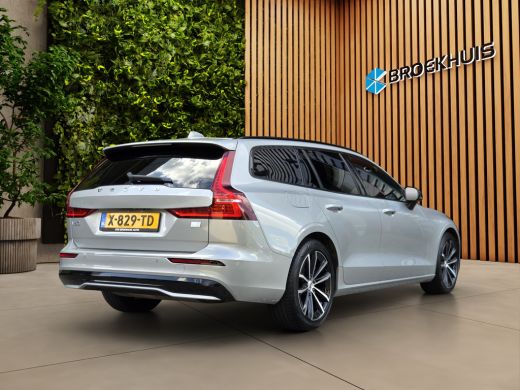 Volvo  V60 2.0 T6 Recharge AWD Plus Dark | Adaptive Cruise | BLIS | Camera | Stuur/stoelverwarming | Keyless... ActivLease financial lease