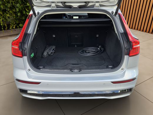 Volvo  V60 2.0 T6 Recharge AWD Plus Dark | Adaptive Cruise | BLIS | Camera | Stuur/stoelverwarming | Keyless... ActivLease financial lease