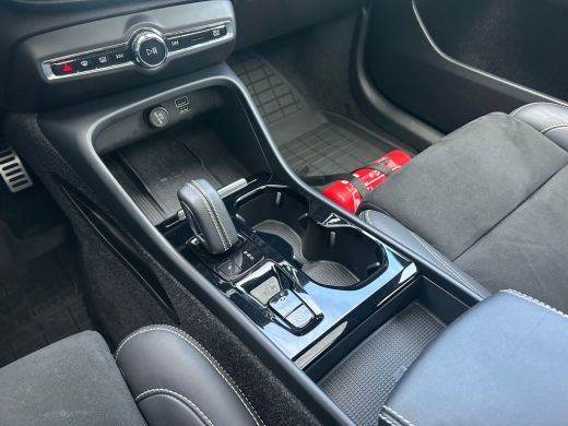 Volvo  XC40 1.5 T5 Recharge R-Design | Panoramadak | Trekhaak | Harman/Kardon | Camera | ActivLease financial lease