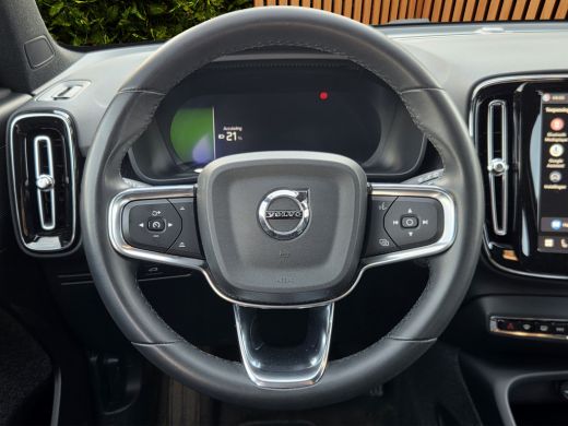 Volvo  XC40 Single Motor Essential 69 kWh | Camera | CarPlay | Draadloze lader | Google Navigatie ActivLease financial lease