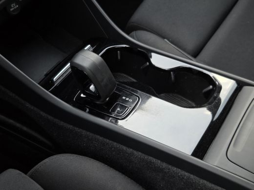Volvo  XC40 Single Motor Essential 69 kWh | Camera | CarPlay | Draadloze lader | Google Navigatie ActivLease financial lease