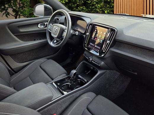 Volvo  XC40 Single Motor Essential 69 kWh | Camera | CarPlay | Draadloze lader | Google Navigatie ActivLease financial lease