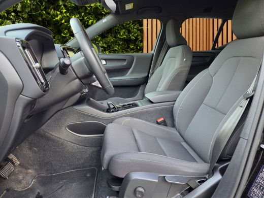 Volvo  XC40 Single Motor Essential 69 kWh | Camera | CarPlay | Draadloze lader | Google Navigatie ActivLease financial lease