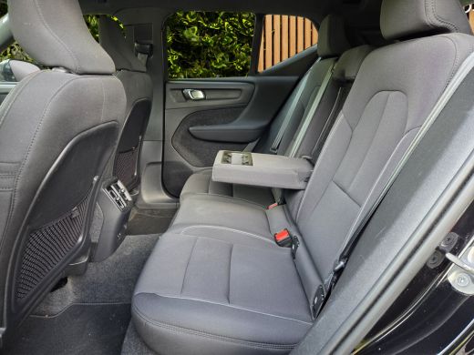 Volvo  XC40 Single Motor Essential 69 kWh | Camera | CarPlay | Draadloze lader | Google Navigatie ActivLease financial lease