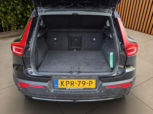 Volvo  XC40 Single Motor Essential 69 kWh | Camera | CarPlay | Draadloze lader | Google Navigatie ActivLease financial lease