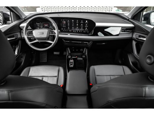 Audi Q6 e-tron Quattro 388pk | Panoramadak | Trekhaak | Stoelverwarming Voor + Achter | Stuurwielverwarming | | ... ActivLease financial lease