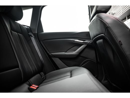 Audi Q6 e-tron Quattro 388pk | Panoramadak | Trekhaak | Stoelverwarming Voor + Achter | Stuurwielverwarming | | ... ActivLease financial lease