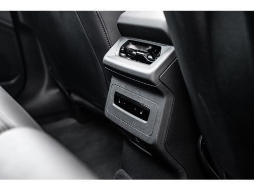 Audi Q6 e-tron Quattro 388pk | Panoramadak | Trekhaak | Stoelverwarming Voor + Achter | Stuurwielverwarming | | ... ActivLease financial lease