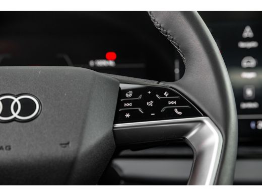 Audi Q6 e-tron Quattro 388pk | Panoramadak | Trekhaak | Stoelverwarming Voor + Achter | Stuurwielverwarming | | ... ActivLease financial lease