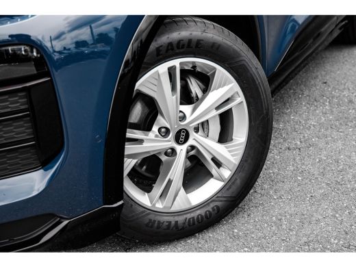 Audi Q6 e-tron Quattro 388pk | Panoramadak | Trekhaak | Stoelverwarming Voor + Achter | Stuurwielverwarming | | ... ActivLease financial lease