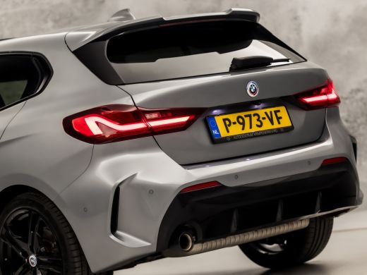 BMW 1 Serie 118i M Sport Automaat (PANORAMADAK, M PAKKET, APPLE CARPLAY, GROOT NAVI, CAMERA, SPORTSTOELEN, SP... ActivLease financial lease