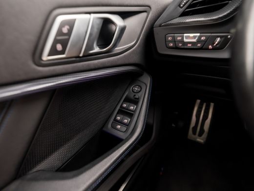 BMW 1 Serie 118i M Sport Automaat (PANORAMADAK, M PAKKET, APPLE CARPLAY, GROOT NAVI, CAMERA, SPORTSTOELEN, SP... ActivLease financial lease