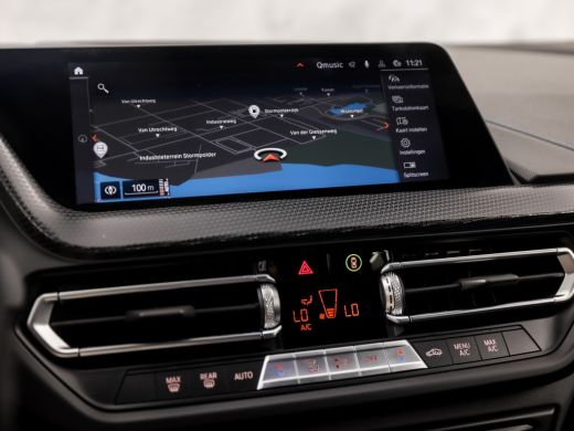 BMW 1 Serie 118i M Sport Automaat (PANORAMADAK, M PAKKET, APPLE CARPLAY, GROOT NAVI, CAMERA, SPORTSTOELEN, SP... ActivLease financial lease