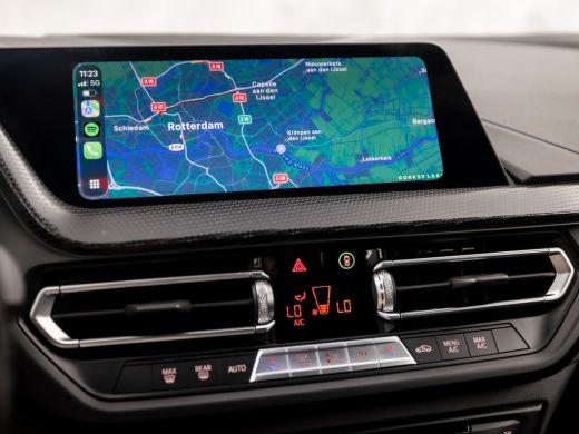 BMW 1 Serie 118i M Sport Automaat (PANORAMADAK, M PAKKET, APPLE CARPLAY, GROOT NAVI, CAMERA, SPORTSTOELEN, SP... ActivLease financial lease