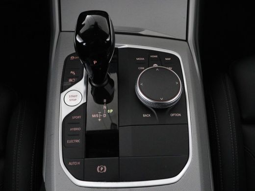 BMW 3 Serie Touring 320e Business Edition Plus | SOH 90% | Leder | Stoelverwarming | Carplay | Cruise control... ActivLease financial lease
