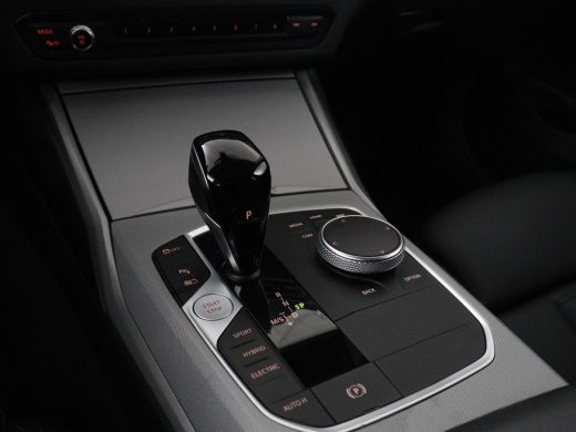 BMW 3 Serie Touring 320e Business Edition Plus | SOH 90% | Leder | Stoelverwarming | Carplay | Cruise control... ActivLease financial lease