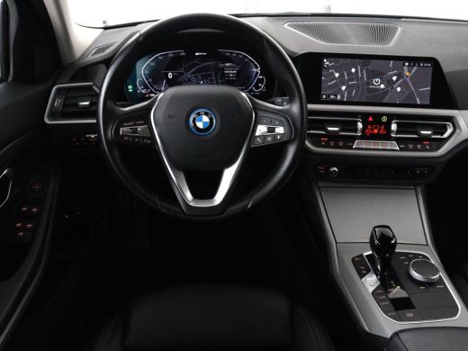 BMW 3 Serie Touring 320e Business Edition Plus | SOH 90% | Leder | Stoelverwarming | Carplay | Cruise control... ActivLease financial lease